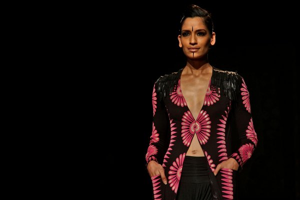 Maquillage younique : beauté simple et efficace au quotidien