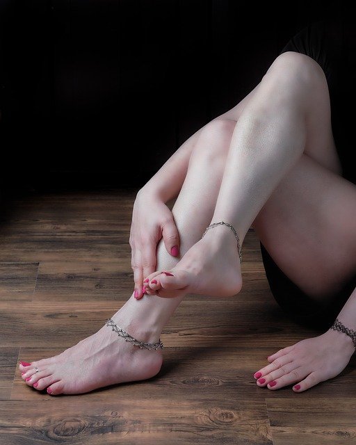 Les bracelets de cheville tendance pour chaque occasion